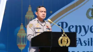 Kapolri Bagikan Puluhan Ribu Paket Sembako untuk Anggota Polri