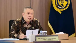 Menhub Tegaskan Truk Sumbu Tiga Dilarang Beroperasi hingga 29 Maret 4 Menhub Tegaskan Truk Sumbu Tiga Dilarang Beroperasi hingga 29 Maret