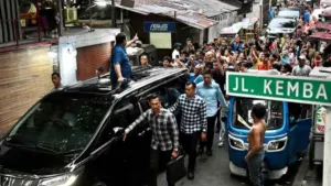 Presiden Prabowo Instruksikan Pembangunan Hunian Layak bagi Warga Pinggir Rel di Senen 7 Presiden Prabowo Instruksikan Pembangunan Hunian Layak bagi Warga Pinggir Rel di Senen