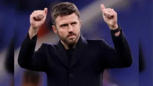 Carrick Minta MU Redam Euforia di Tengah Momentum Positif 8 Carrick Minta MU Redam Euforia di Tengah Momentum Positif