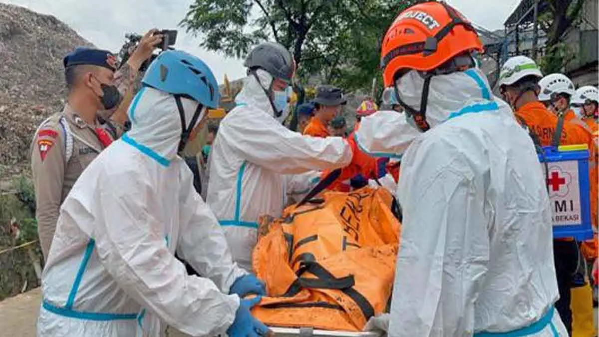 Korban Tewas Longsor TPST Bantargebang Jadi 5 Orang, 4 Masih Hilang 2 Untitled 7 5