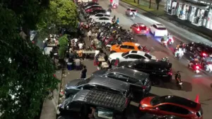 Trotoar Dikuasai Pedagang, Gubernur Pramono Siapkan Sanksi Cabut Izin Hingga Tipiring