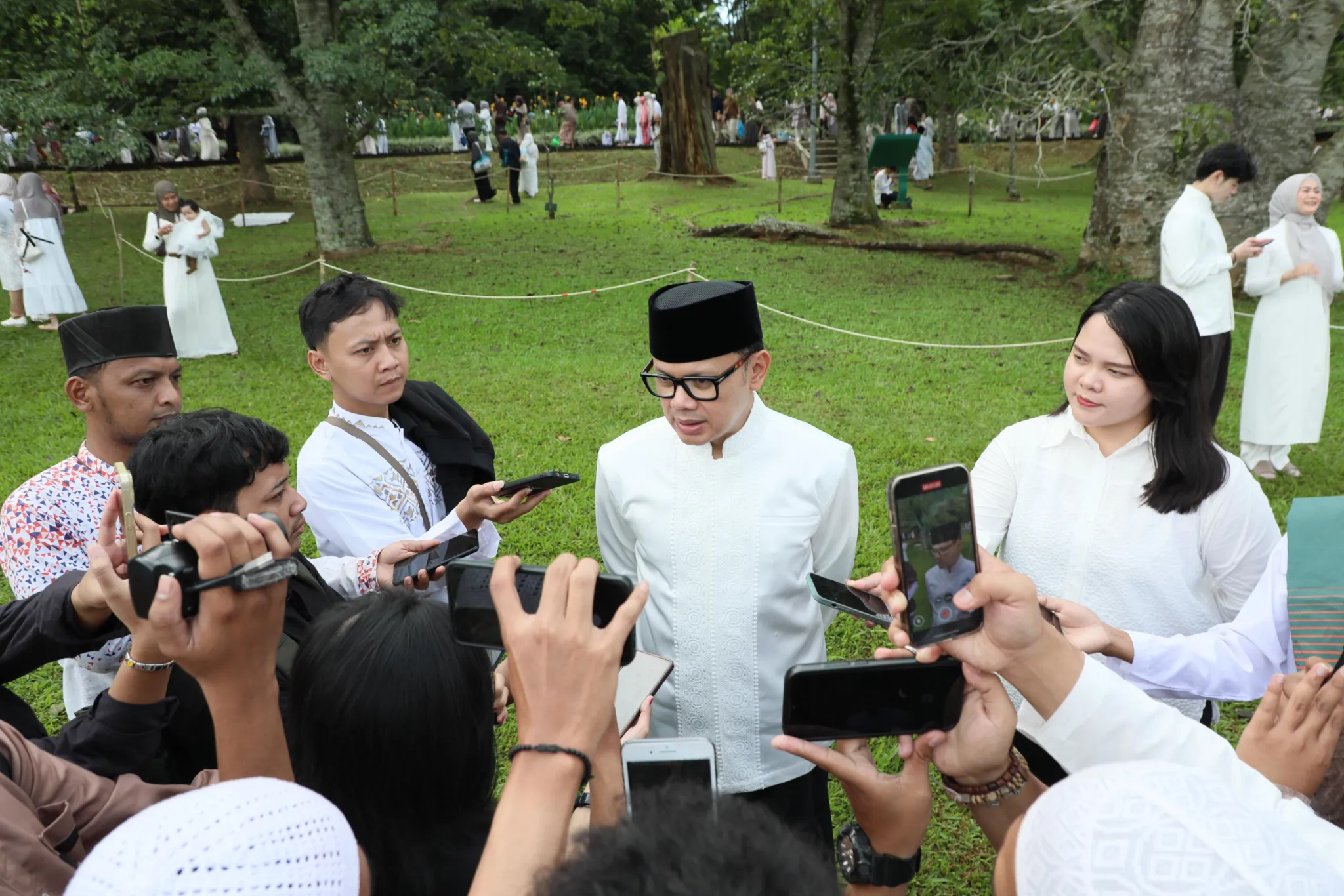 Wamendagri Tegaskan Idulfitri Menjadi Momentum Kebersamaan Bangsa 2 Wamendagri3