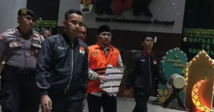 IPW Soroti Keberadaan Gus Yaqut di Luar Rutan, Sebut KPK Alami Tekanan Psikologis