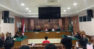 Lolos dari Hukuman Mati, Fandi Divonis 5 Tahun Penjara Kasus Penyelundupan 1,9 Ton Sabu 5 Lolos dari Hukuman Mati, Fandi Divonis 5 Tahun Penjara Kasus Penyelundupan 1,9 Ton Sabu