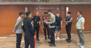 Datang dari Singapura, Bos Kejahatan Internasional Diciduk Petugas Imigrasi di Bandara Ngurah Rai