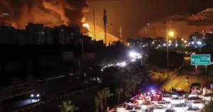 Israel Hantam Depot Minyak di Teheran, Ketegangan di Negara-Negara Teluk Meluas Menyusul Balasan Iran 5 Israel Hantam Depot Minyak di Teheran, Ketegangan di Negara-Negara Teluk Meluas Menyusul Balasan Iran
