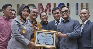 Kapolres Metro Bekasi Dapat Penghargaan DPR, Sukses Selesaikan Konflik Warga 4 Tahun 6 Kapolres Metro Bekasi Dapat Penghargaan DPR, Sukses Selesaikan Konflik Warga 4 Tahun