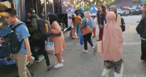 Ribuan Penumpang Padati Terminal Kampung Rambutan, Arus Kedatangan Melonjak Tajam 7 Ribuan Penumpang Padati Terminal Kampung Rambutan, Arus Kedatangan Melonjak Tajam
