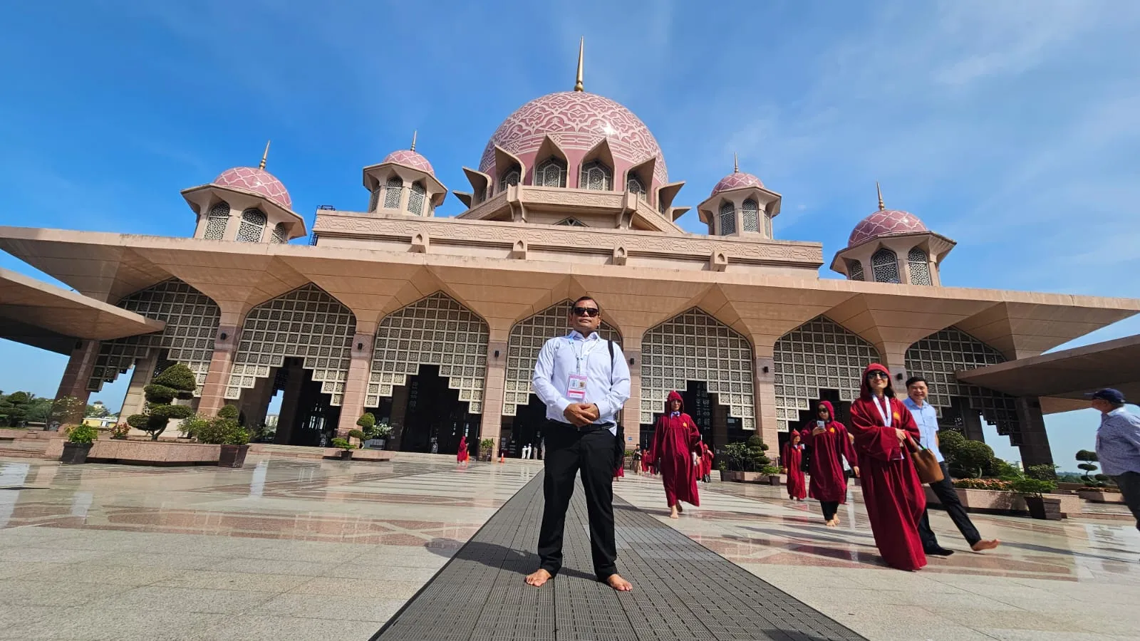 Hangatkan Kebersamaan, Delegasi CAJ Jelajahi Keindahan Masjid Putra 2 ASEAN2