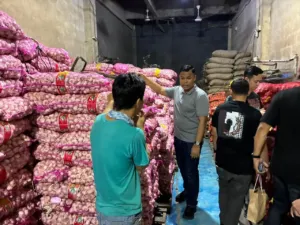 Terbongkar! 30 Ton Bawang dan Cabai Masuk Indonesia via Malaysia 5 Terbongkar! 30 Ton Bawang dan Cabai Masuk Indonesia via Malaysia
