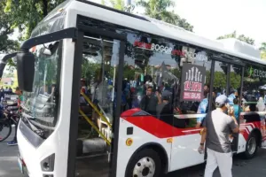 Pemkab Bogor Uji Coba Bus Listrik Gratis, Dorong Transportasi Bebas Polusi 7 Pemkab Bogor Uji Coba Bus Listrik Gratis, Dorong Transportasi Bebas Polusi