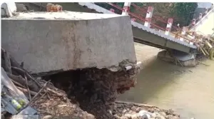 Jembatan Ambruk di Bogor, Diduga Ada Kelemahan dalam Pembangunannya 6 Jembatan Ambruk di Bogor, Diduga Ada Kelemahan dalam Pembangunannya