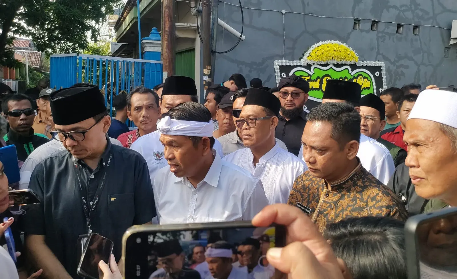 Korban Tewas Kecelakaan Kereta di Bekasi Timur Bertambah Jadi 16 Orang 1 Korban Tewas Kecelakaan Kereta di Bekasi Timur Bertambah Jadi 16 Orang