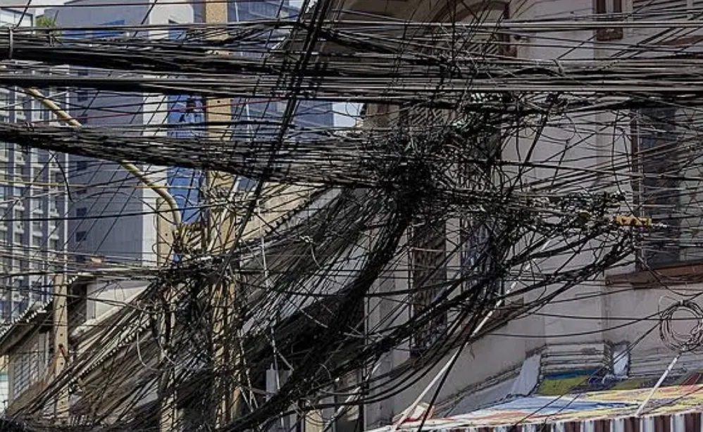 Jakarta Bebas Kabel Semrawut, Gubernur DKI: Semua Dipindah ke Bawah Tanah 1 Jakarta Bebas Kabel Semrawut, Gubernur DKI: Semua Dipindah ke Bawah Tanah