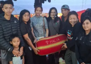 Kain Jadi Properti Penting pada Prosesi Mambalun di Mamasa