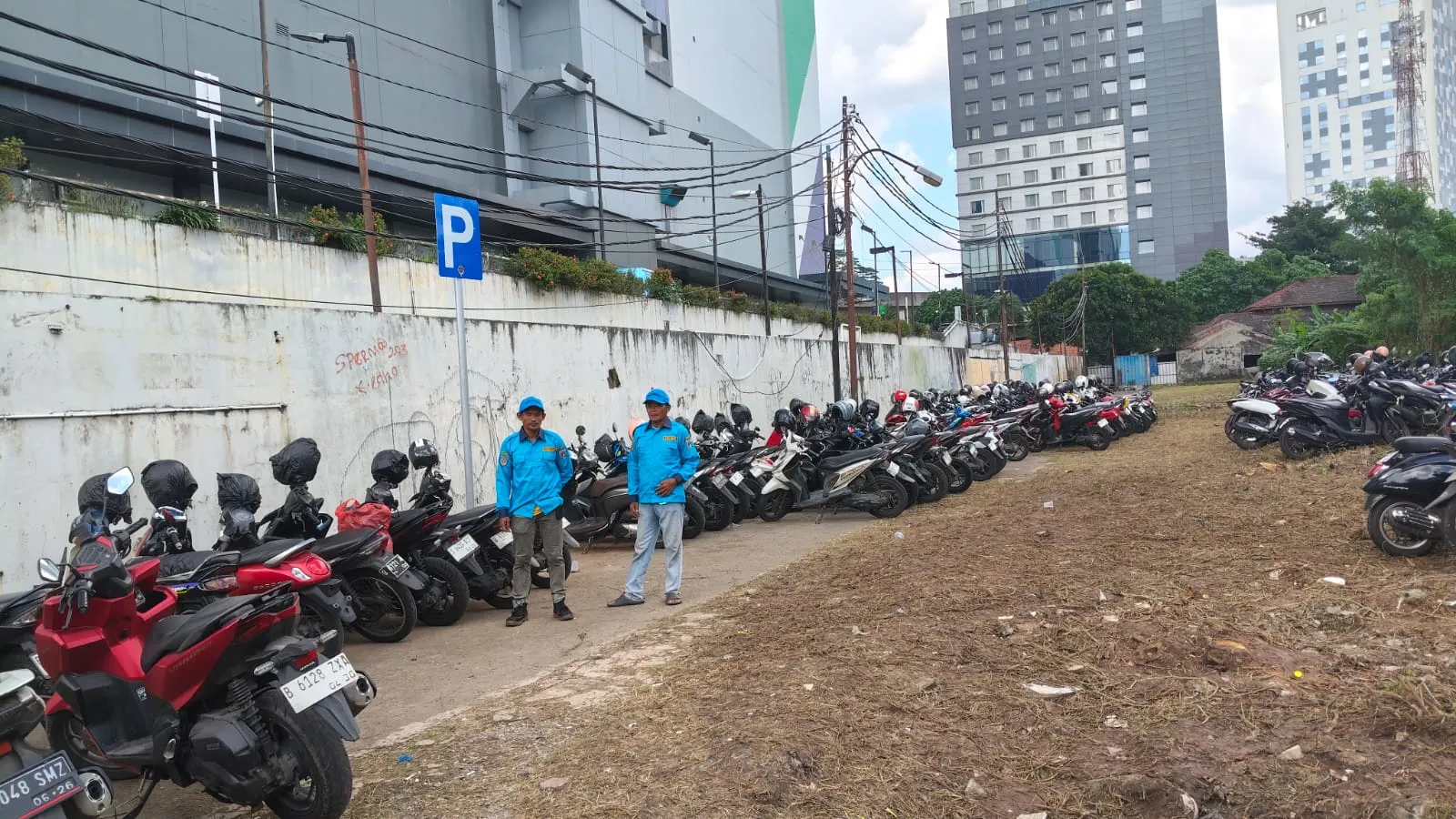 Penertiban Parkir Liar Lebak Bulus Diperkuat, Wagub Rano Karno Turun Tangan 2 Parkir Liar2 1