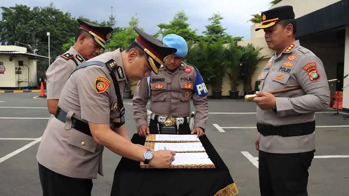 3 Jabatan Strategis Polres Metro Bekasi Kota Berganti, Ini Posisi dan Namanya 1 3 Jabatan Strategis Polres Metro Bekasi Kota Berganti, Ini Posisi dan Namanya
