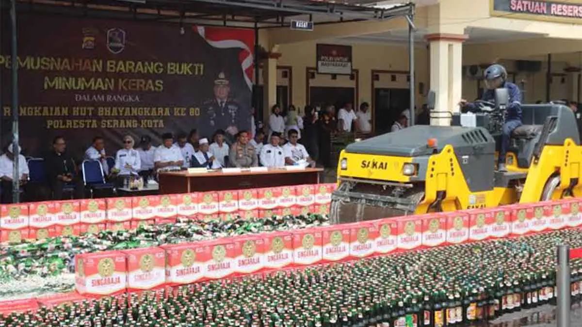 15 Ribu Botol Miras Ilegal Dimusnahkan, Polresta Serang Kirim Sinyal Keras 2 Untitled 14 13
