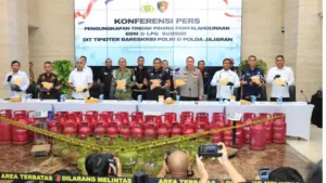 Polri Tangkap 330 Pelaku Mafia BBM dan LPG Subsidi, Kerugian Negara Rp243 Miliar 6 Polri Tangkap 330 Pelaku Mafia BBM dan LPG Subsidi, Kerugian Negara Rp243 Miliar