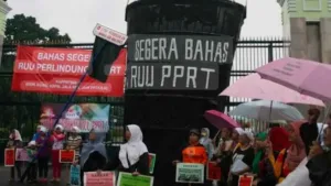 UU PPRT Disahkan Setelah 22 Tahun, Hak PRT Kini Diakui Negara 5 UU PPRT Disahkan Setelah 22 Tahun, Hak PRT Kini Diakui Negara