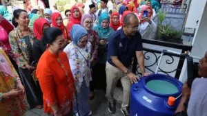 Momen Hari Kartini, PAM JAYA dan TP PKK Salurkan Ratusan Toren Gratis Demi Air Bersih Warga