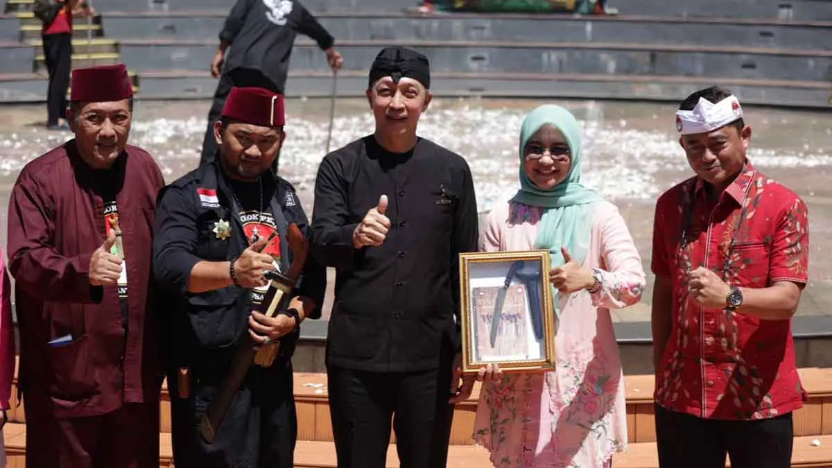 Hadiri Lebaran Golok, Dedie Rachim Ingatkan Nilai Filosofis dan Historis Golok 1 Hadiri Lebaran Golok, Dedie Rachim Ingatkan Nilai Filosofis dan Historis Golok