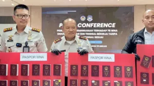 Puluhan WNA Diciduk Petugas Imigrasi Bekasi, Benarkah Ada ‘Harga’ untuk Bebas?