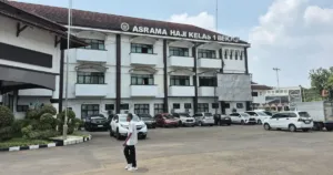 Hari Ini, 12 Ribu Jemaah Haji dari 6 Wilayah Jabar Transit di Asrama Bekasi 8 Hari Ini, 12 Ribu Jemaah Haji dari 6 Wilayah Jabar Transit di Asrama Bekasi