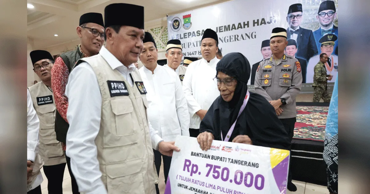 393 Jamaah Berangkat, Bupati Tangerang Bekali Uang Saku Lebih Besar Tahun Ini 3 bupati t1