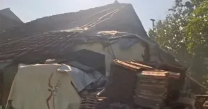 Di Usia ke-27, Kota Industri Cilegon Masih Sisakan Potret Kemiskinan! Ibu Hadarah Bertahun-tahun Tinggal di Rumah Tak Layak 7 Di Usia ke-27, Kota Industri Cilegon Masih Sisakan Potret Kemiskinan! Ibu Hadarah Bertahun-tahun Tinggal di Rumah Tak Layak