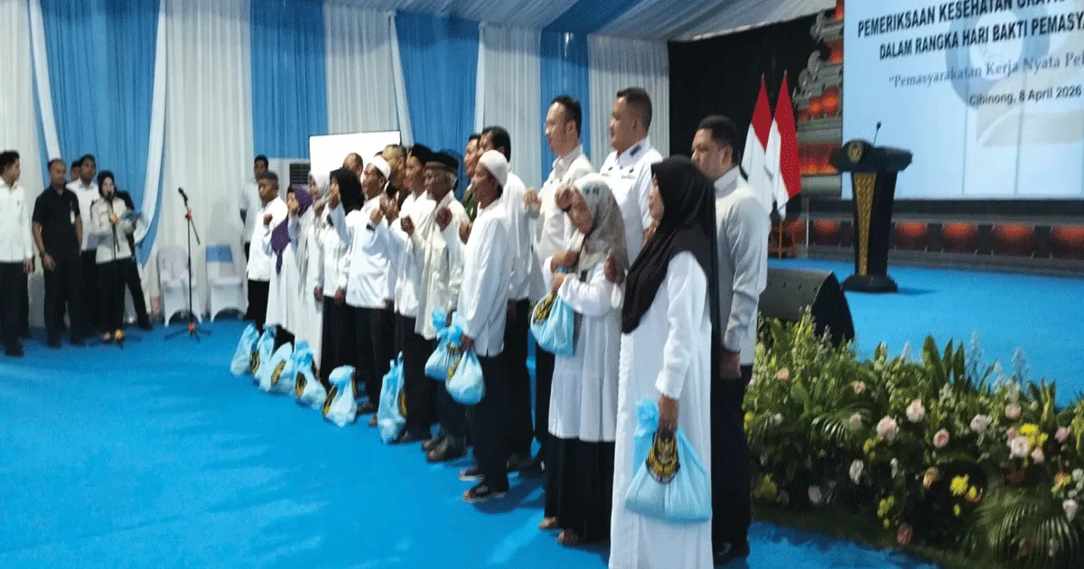 Menteri Imipas Kunjungi Lapas Pondok Rajeg, Salurkan 5.000 Sembako dan Layanan Kesehatan Gratis 2 imigrasi1