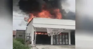 Dua Ruko Kuliner di Cilegon Hangus Terbakar, Diduga Akibat Korsleting Listrik