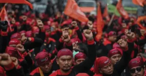 Besok di Monas, Prabowo Subianto Siapkan “Kado” Spesial untuk Buruh