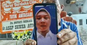 Kisah Haru Korban Tragedi Kereta Bekasi, Ciuman Terakhir Seorang Ibu