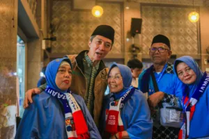Penuh Haru, Dedie Rachim Lepas 441 Jamaah Haji Bogor Menuju Tanah Suci 4 Penuh Haru, Dedie Rachim Lepas 441 Jamaah Haji Bogor Menuju Tanah Suci