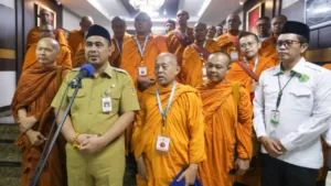 Bawa Misi Perdamaian, Bikkhu Thudong Temui Wagub Jateng