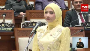 Gantikan Adies Kadir, Adela Kanasya Sah Jadi Anggota DPR RI