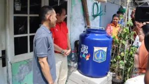 PAM JAYA Salurkan Ratusan Toren Gratis di Jakarta Timur, Ini Sasarannya