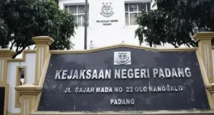 Korupsi Rp34 Miliar Bergulir, Sekwan DPRD Sumbar Jalani Pemeriksaan di Kejari Padang