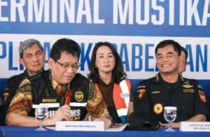 Purbaya Ancam Copot Dirjen Bea Cukai Jika Terbukti Terima Suap Rp2,9 Miliar