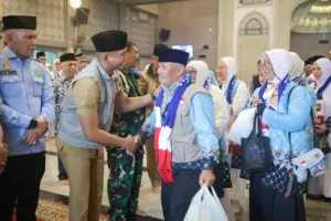 Jenal Mutaqin Lepas Kloter Terakhir Calon Jemaah Haji Kota Bogor 2 Jenal Mutaqin Lepas Kloter Terakhir Calon Jemaah Haji Kota Bogor