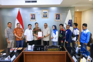Heboh Upah Libur Nasional, Wamenaker Tegas Indomaret Wajib Bayar Lembur Karyawan