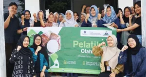 IPB University Latih KWT Geulis Bogor Olah Talas Jadi Produk Bernilai Ekonomi