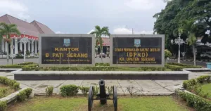 Serapan Anggaran Rendah, Aktivis Sebut Tata Kelola Pemkab Serang Masih Amburadul 3 Serapan Anggaran Rendah, Aktivis Sebut Tata Kelola Pemkab Serang Masih Amburadul