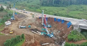 Longsor Tutup Tol Bocimi KM 72, Akses Sukabumi–Jakarta Lumpuh Sementara 8 Longsor Tutup Tol Bocimi KM 72, Akses Sukabumi–Jakarta Lumpuh Sementara