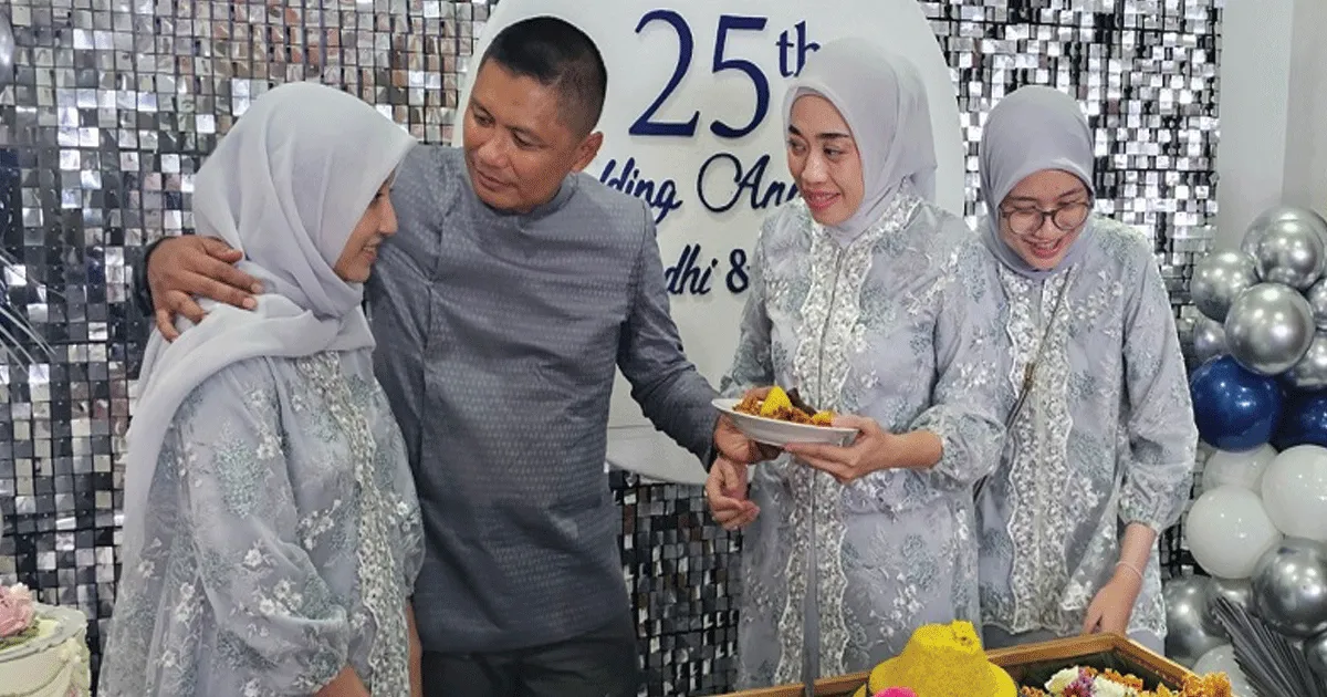 Marsekal Muda TNI Budhi Achmadi Rayakan Pernikahan Perak ke-25 Bersama Keluarga dan Sahabat 2 marsekal1