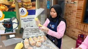 Pupuk Kujang Gandeng Bogasari, Latih Ibu-Ibu Cikampek Jadi Wirausaha Kuliner 7 Pupuk Kujang Gandeng Bogasari, Latih Ibu-Ibu Cikampek Jadi Wirausaha Kuliner