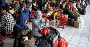 Kampung Rambutan Dipadati Penumpang, Petugas Siaga Hingga Senin