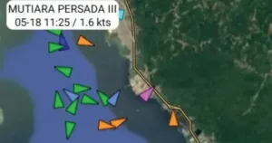KM Mutiara Persada III Alami Gangguan Mesin di Selat Sunda, Puluhan Penumpang Dievakuasi 4 KM Mutiara Persada III Alami Gangguan Mesin di Selat Sunda, Puluhan Penumpang Dievakuasi